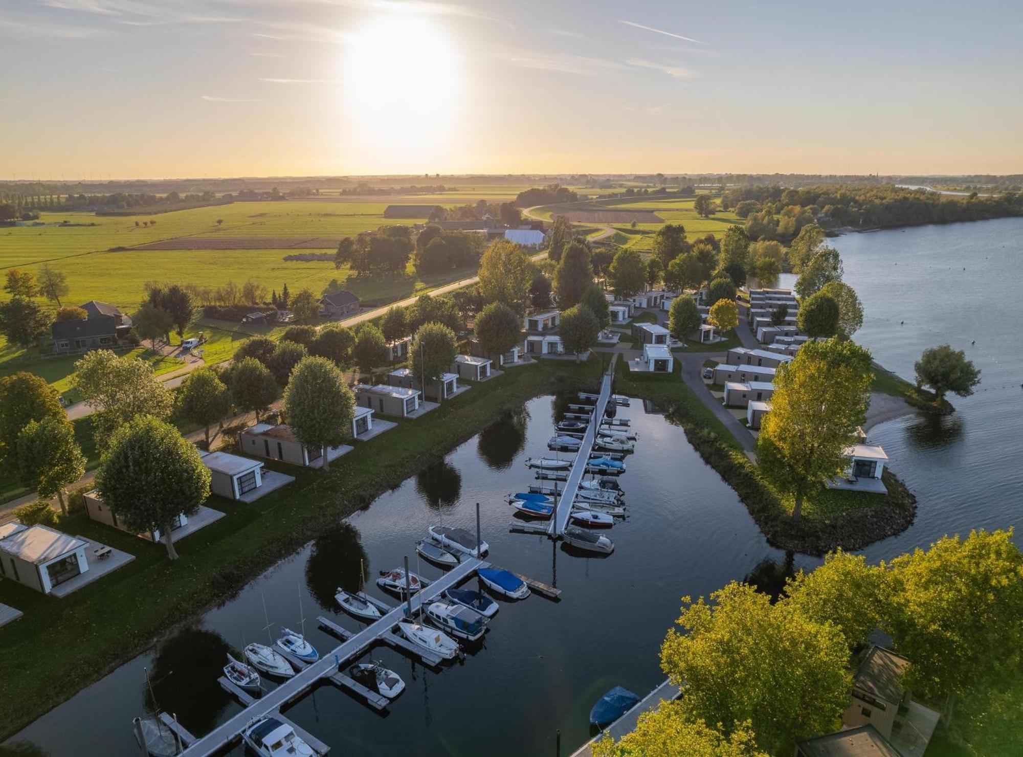 Hotel Marinapark Bad Nederrijn Maurik Exterior foto